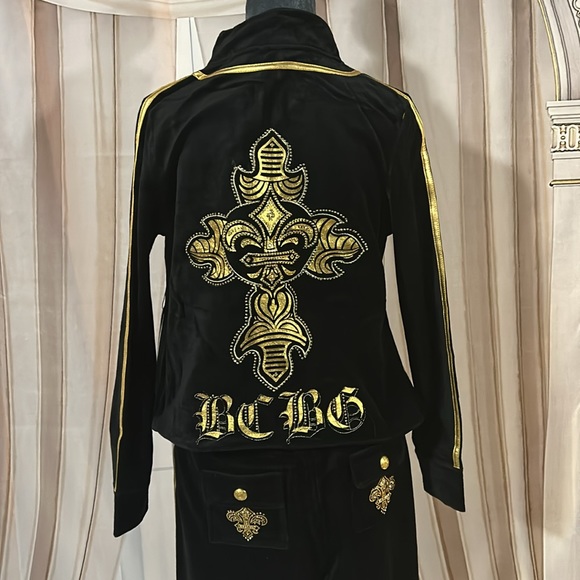 This beautiful BCBGMAXAZRIA jogger you can’t go wrong.  Stylish jogger. - Picture 6 of 8